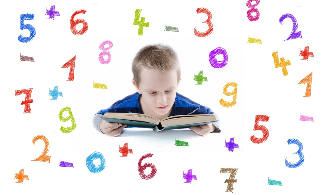 Kind leert op school